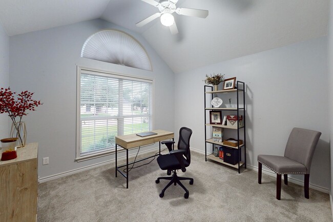 Building Photo - 3 bedroom, 2 bathroom home in the Castlega...