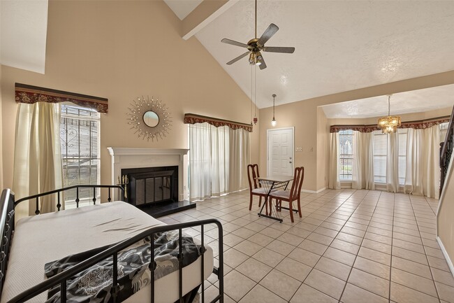 Building Photo - 11866 Plumbrook Dr