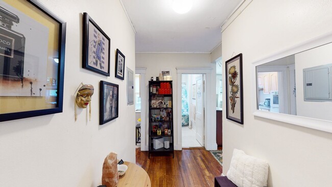 Building Photo - No Fee Studio Near T!  Cat Friendly (+$50/...