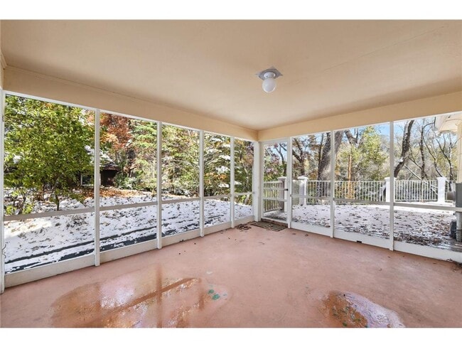 Building Photo - 5207 Doncaster Way