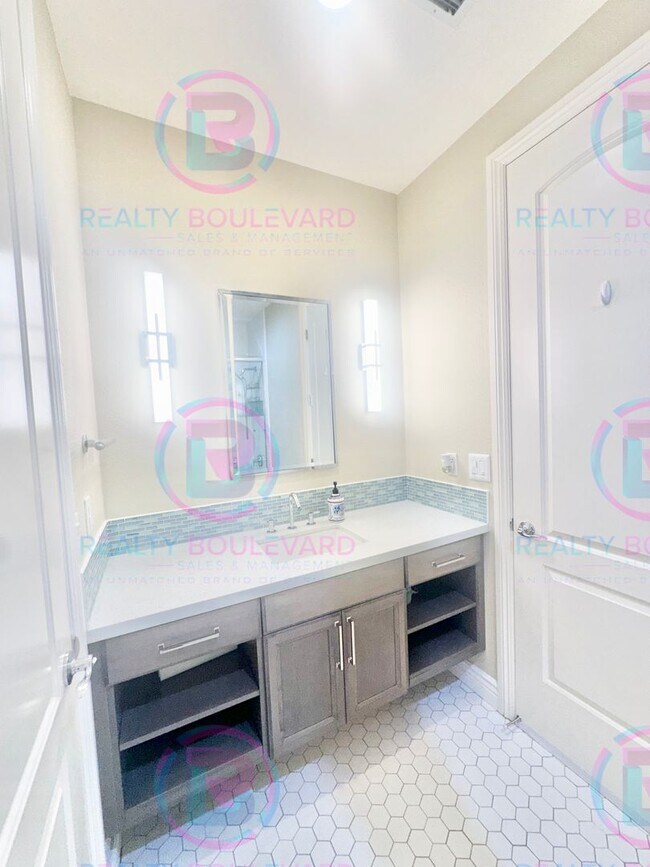 Building Photo - 1767 Fairway Hills Trail