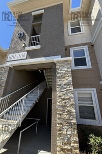 Building Photo - You won't want to miss this!