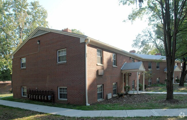 Building Photo - 1430-1440 Ombersley Ln