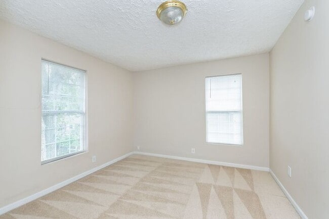 Building Photo - Beautiful Home near Downtown Noblesville