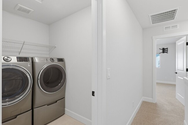 Building Photo - 3 Bedroom, 3.5 Bathroom Cooper Mountain Townhouse