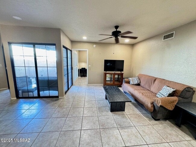 Building Photo - 4281 N River Grove Cir