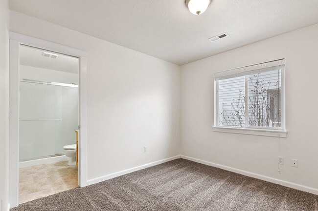 Building Photo - 1920 N Cavalier Rd