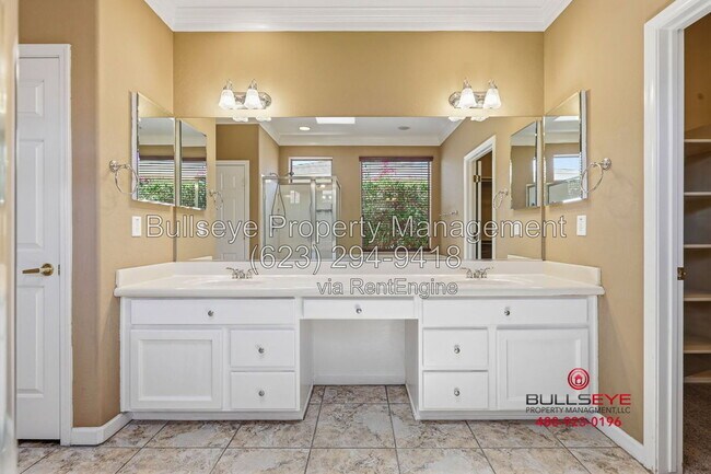Building Photo - 2927 W Plum Hollow Dr
