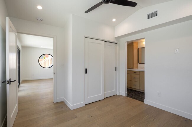 Building Photo - Gorgeous Fully Remodeled 5 Bedroom Home wi...
