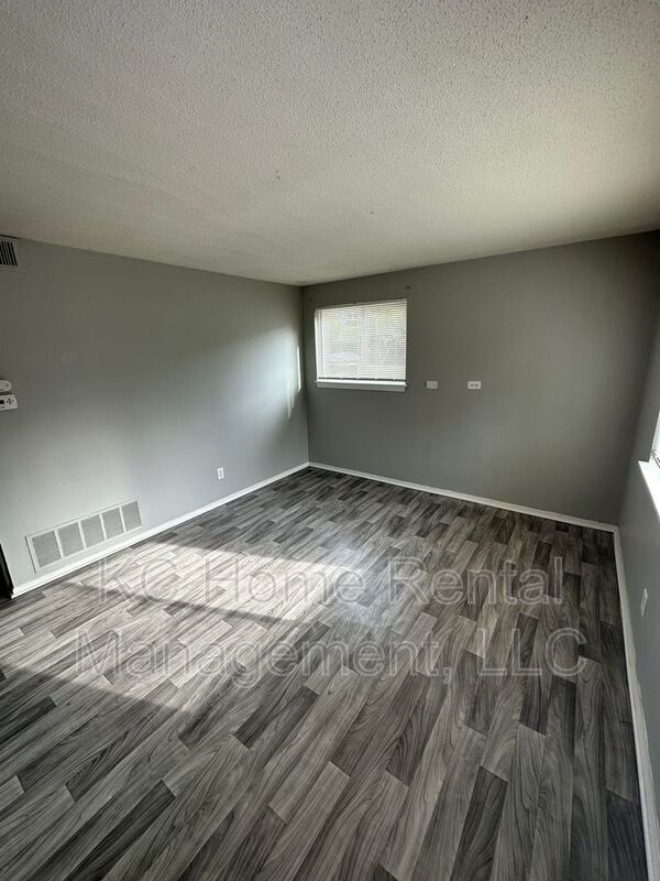 Building Photo - 6500 Ravena Rd