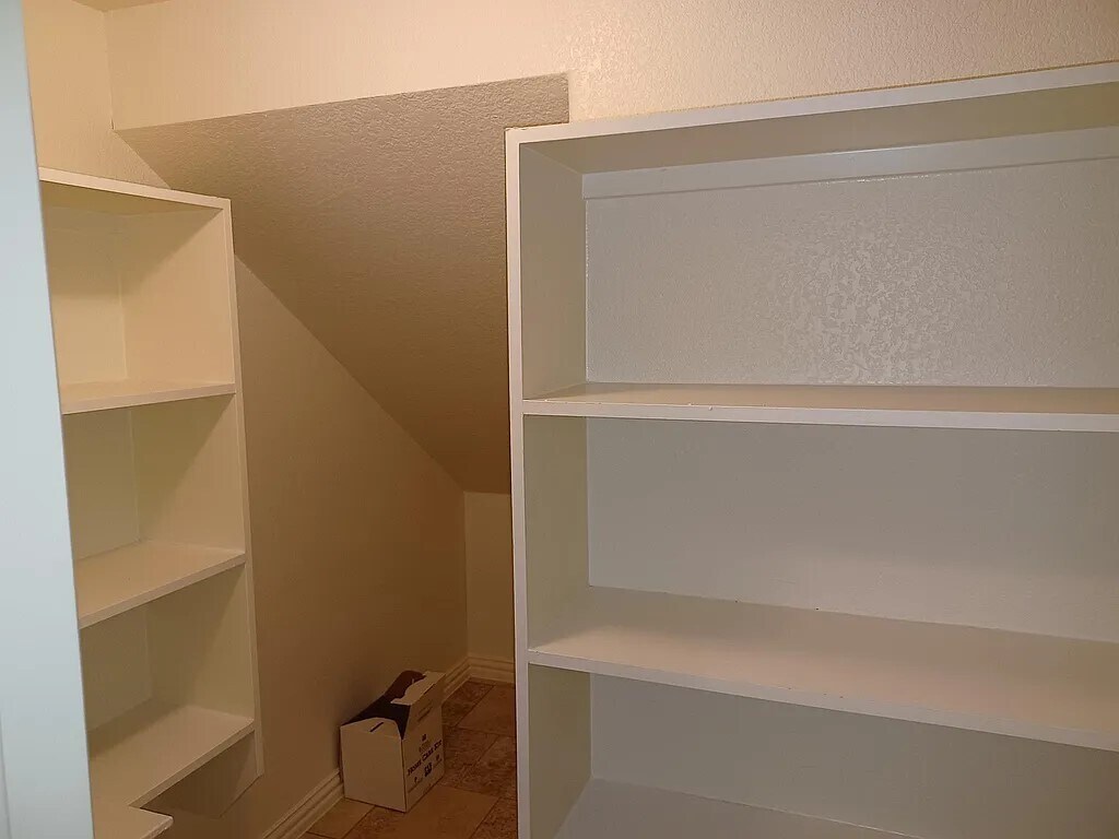 Building Photo - 326 Austin Ave