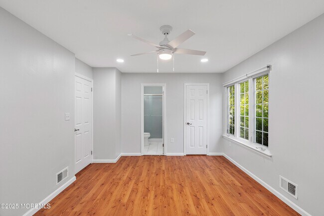 Building Photo - 61 Berkshire Dr