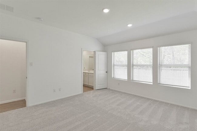 Building Photo - 1935 Barrett Gables Dr