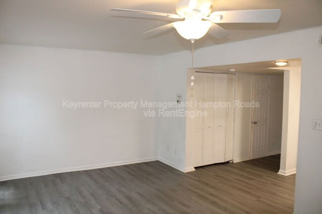 Building Photo - 5776 W Hastings Arch