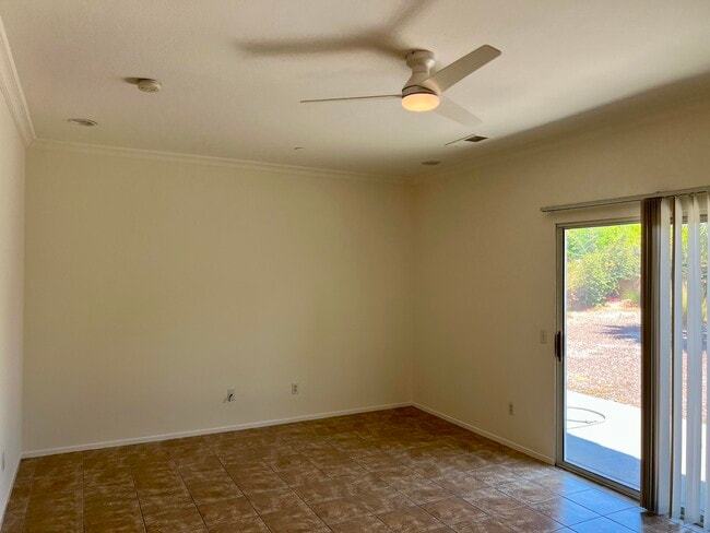 Building Photo - 728 Mira Grande