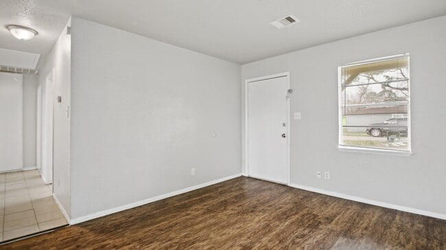 Building Photo - 612 Marshall