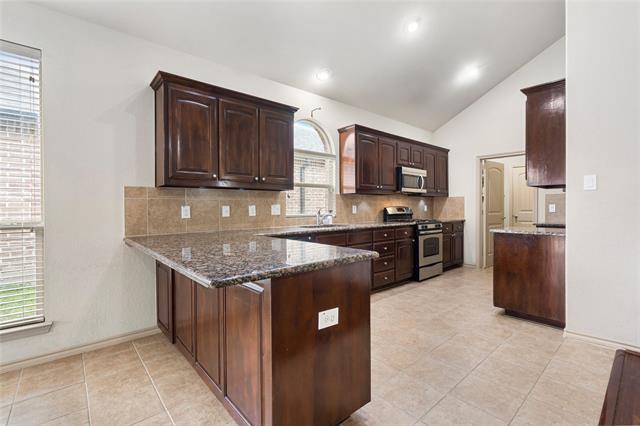 Building Photo - 649 Cattlemans Way