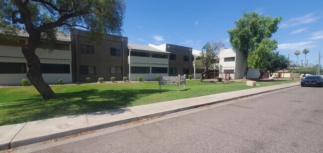 Building Photo - 3301 E Earll Dr