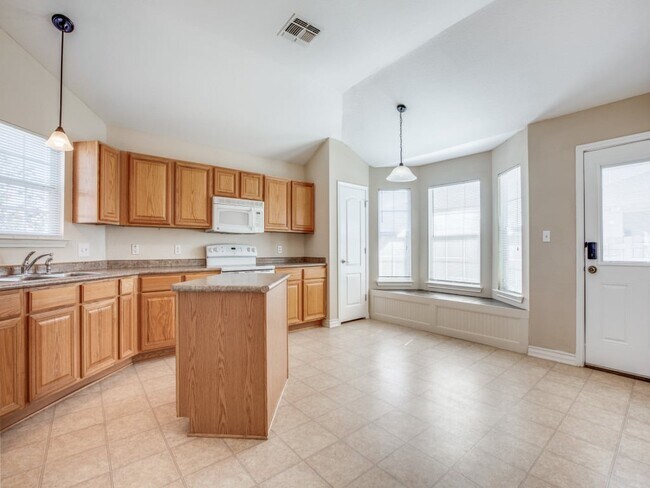 Building Photo - 6102 Still Meadow