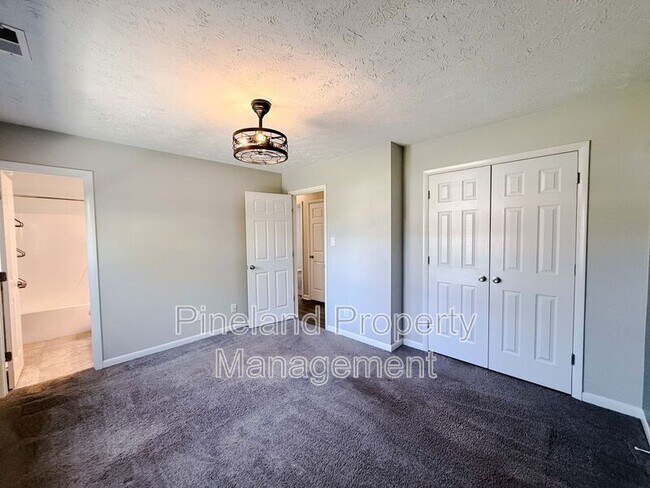 Building Photo - 1690 Clairborne Dr