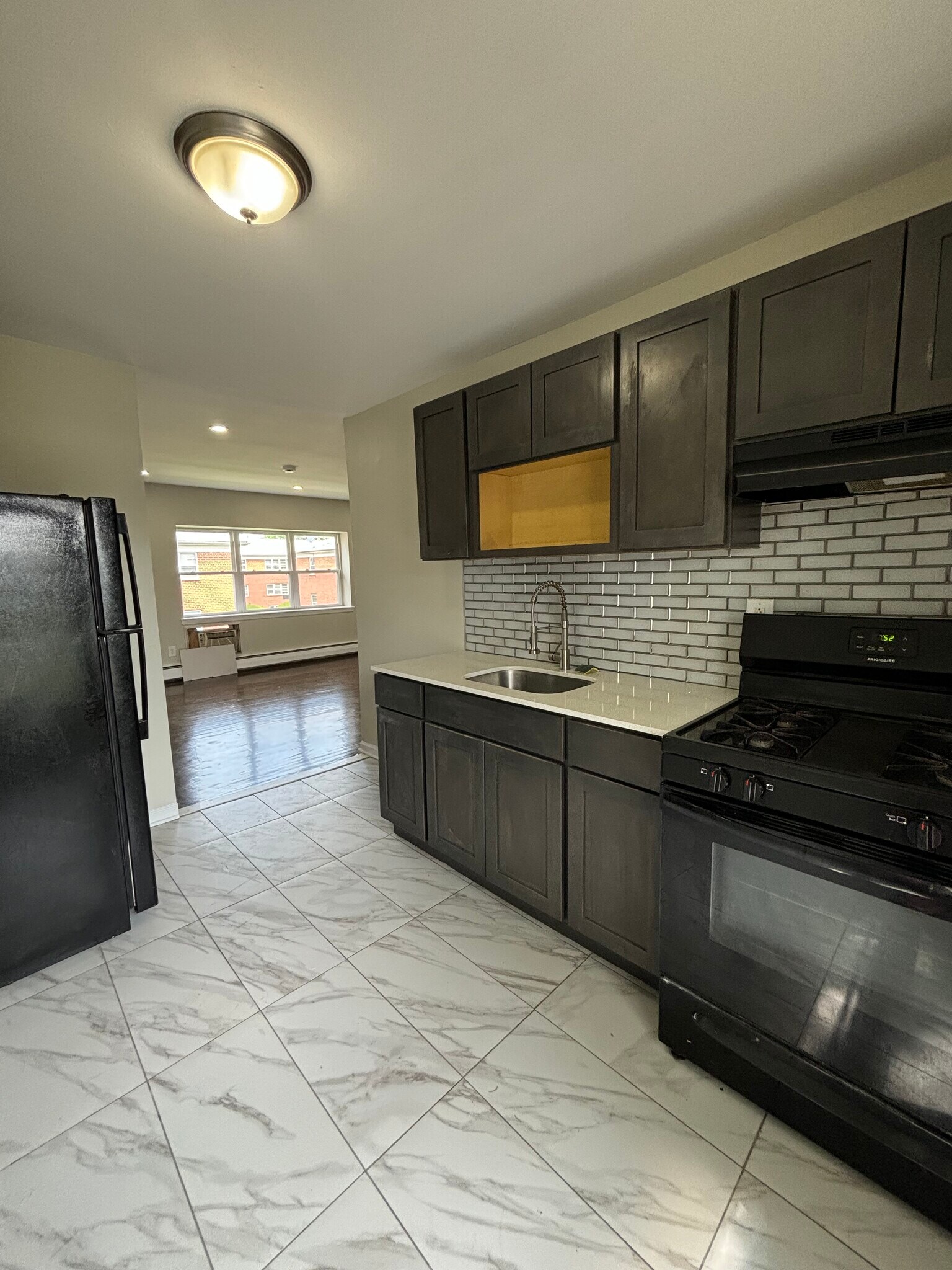 23C - 111 Lincoln Ave
