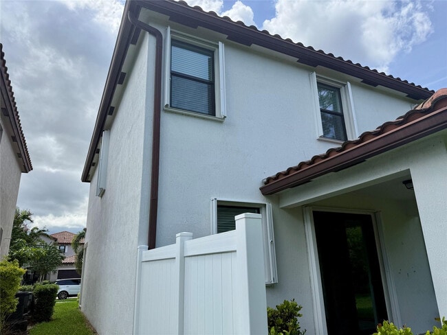 Building Photo - 4386 Buena Tara Dr