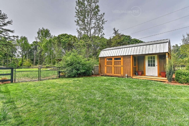 Building Photo - One of the Finest Fully-Furnished Luxury Estates in Marvin, "Architectural Digest" Caliber, for t...