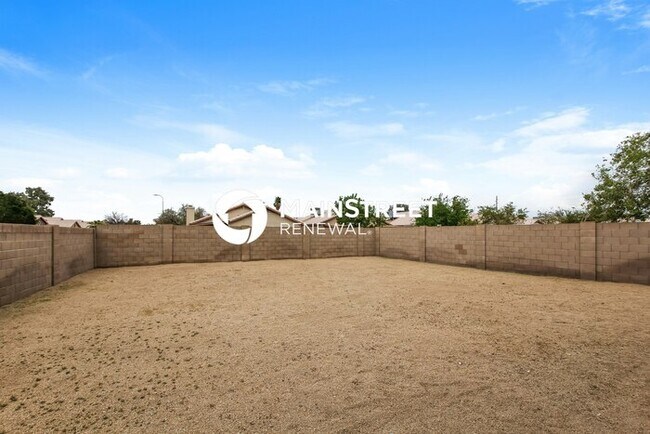 Building Photo - 4 Bedroom Pet-Friendly Home in PHOENIX, AZ with Main Street Renewal