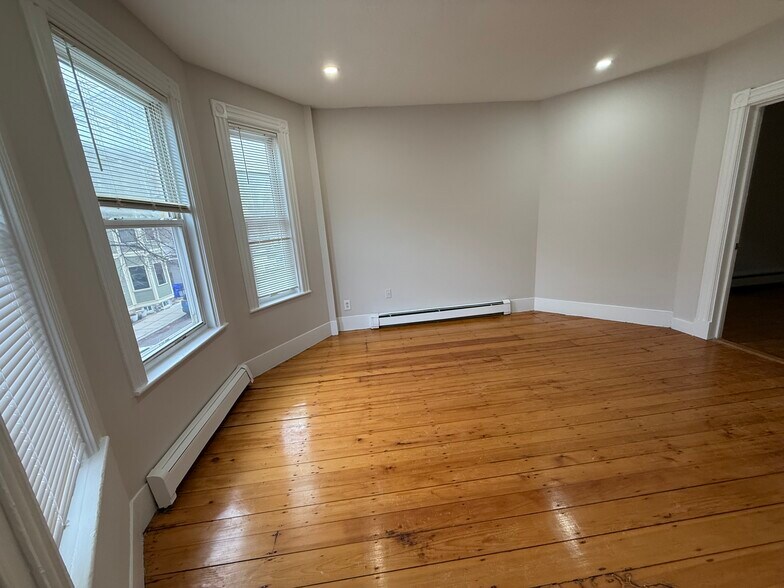 Building Photo - 22 Howell St