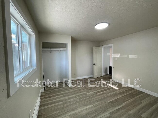 Building Photo - 1003 E Illinois Ave