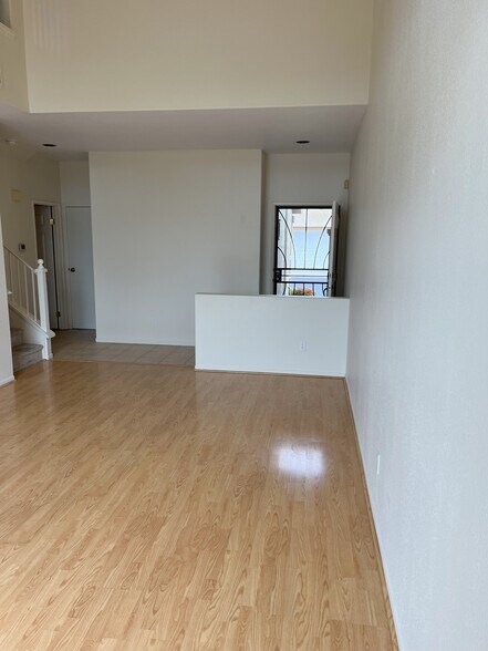 Building Photo - 3636 Ruette de Ville