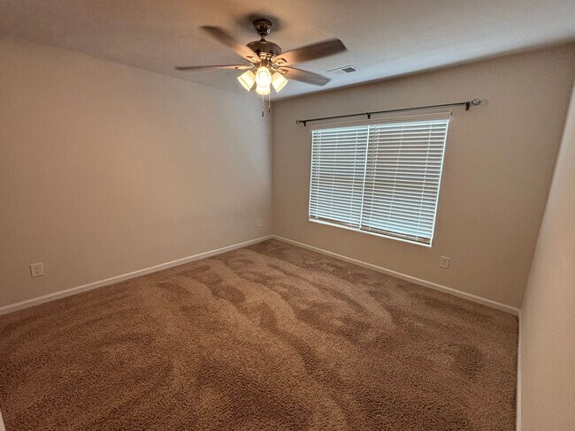 Building Photo - 127 Sundew Rd