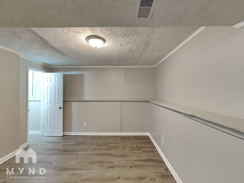 Building Photo - 3799 Farm Brook Ln