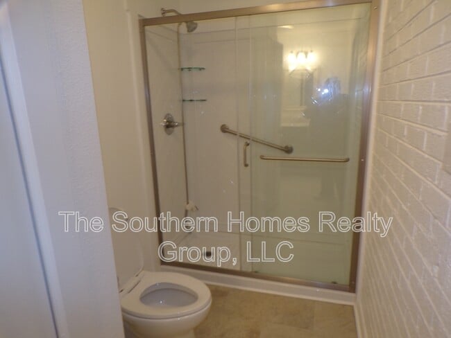 Building Photo - 103 McMinn Ave