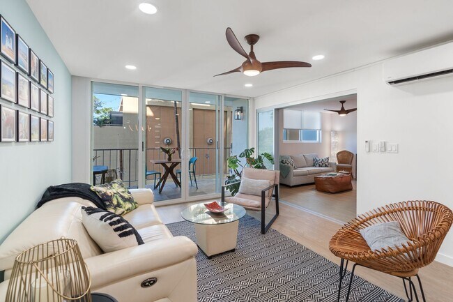 Building Photo - Waikiki Beach Gem- Fully Furnished 2BR/2BA...