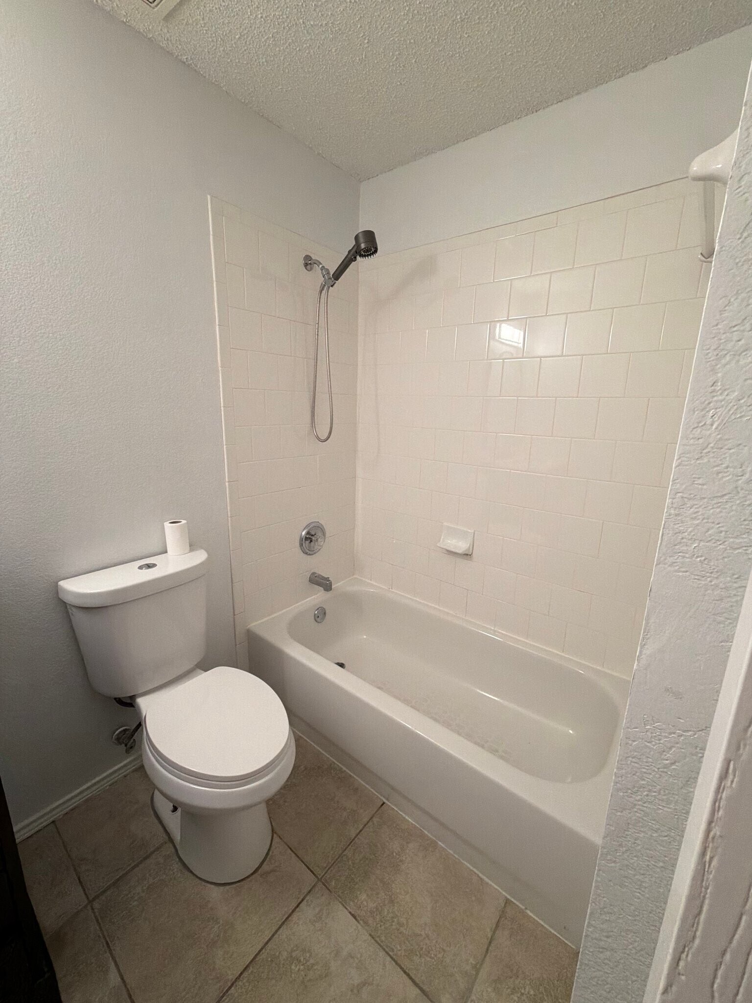 Building Photo - 804 Creekside Dr