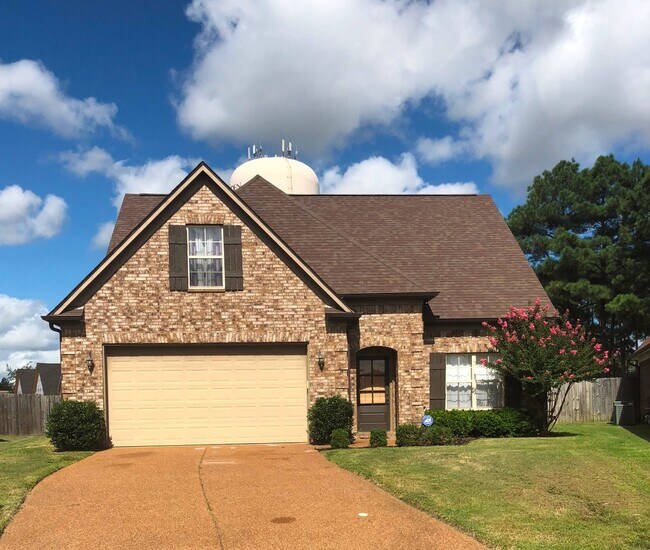 Primary Photo - 4 Bedrooms in Exclusive Snowden Grove