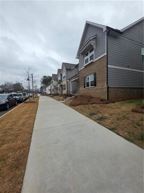 Building Photo - 221 Brownlee Rd