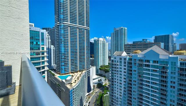 Building Photo - 1155 Brickell Bay Dr