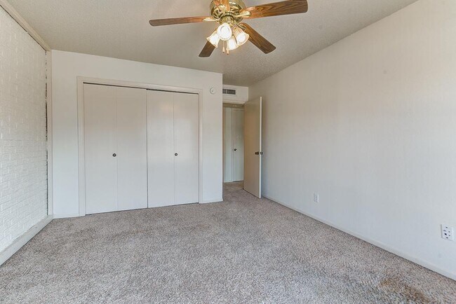 Building Photo - 2012 Court Pl