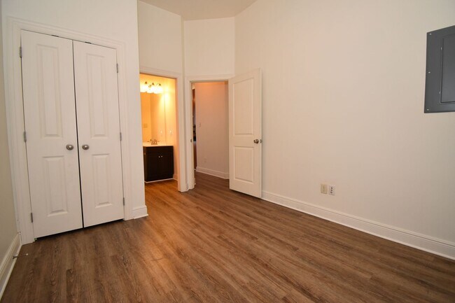 Building Photo - Pine Grove Apartments