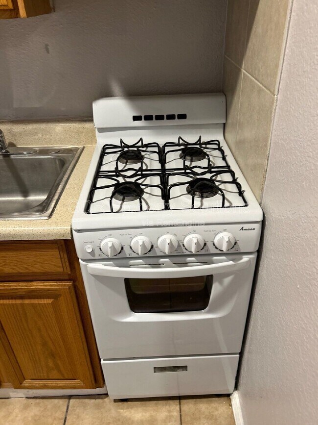 Building Photo - 401 14th St NW