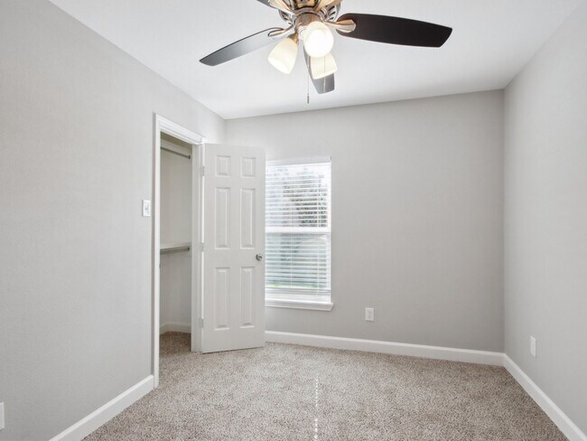 Building Photo - 1127 Cascade Creek Dr