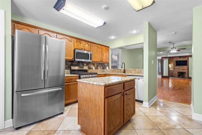 Building Photo - 216 N Mt Rushmore Dr