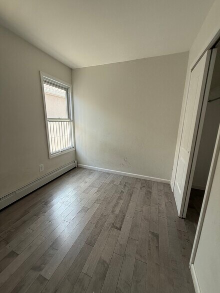 Building Photo - 2327 E 23rd St