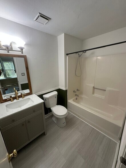 Máster bathroom - 3181 Tidal Bay Ln
