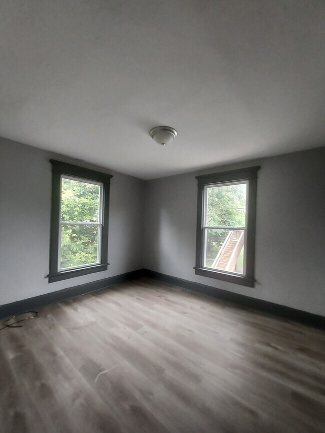 Building Photo - 279 Hudson Ave