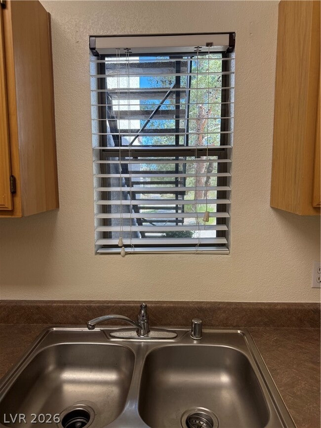 Building Photo - 45 Maleena Mesa St