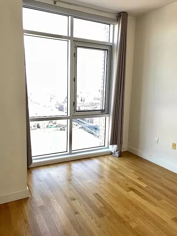 Building Photo - 1124 31st Ave