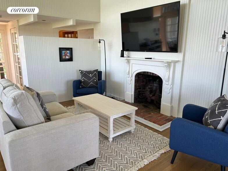 Building Photo - 1 Watersedge Dr